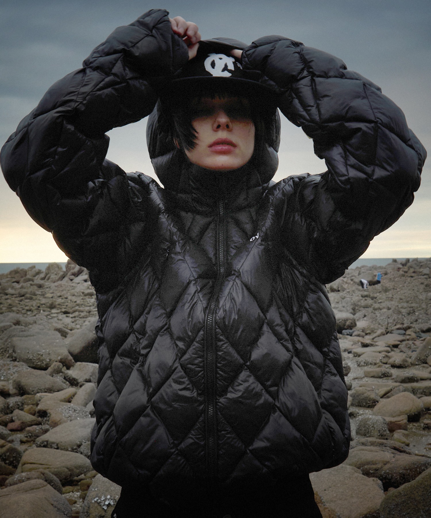 OY/オーワイ』DIAMOND QUILTED CURVED PANEL LIGHTWEIGHT PUFFER