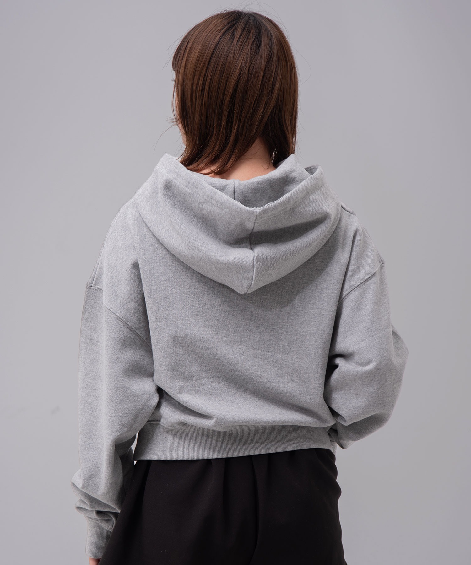 THEREDTHREAD♡emblem cropped hoodie♡gray