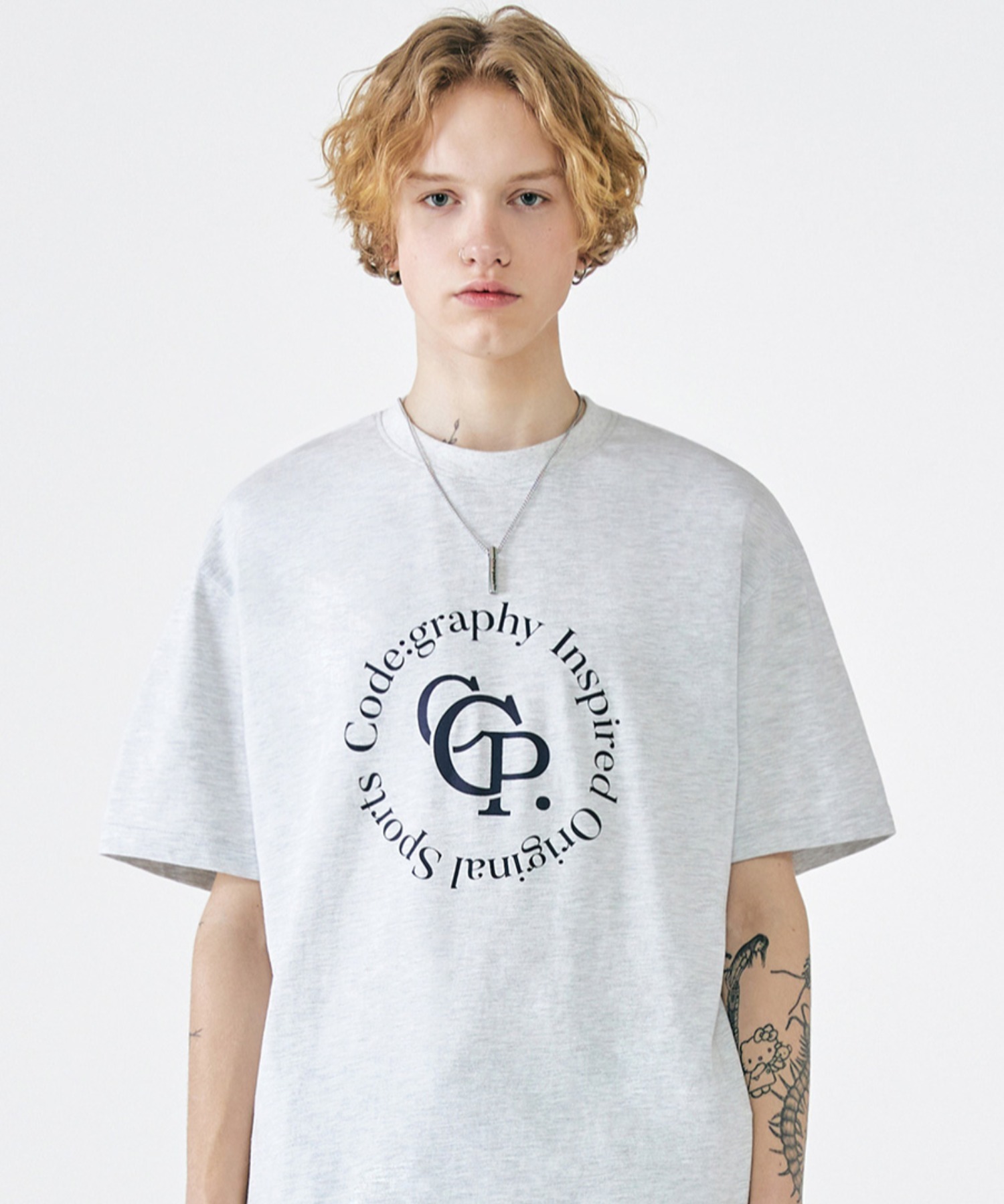 A'GEM/9 × .kom『Code:graphy/コードグラフィー』Circle logo T-shirt