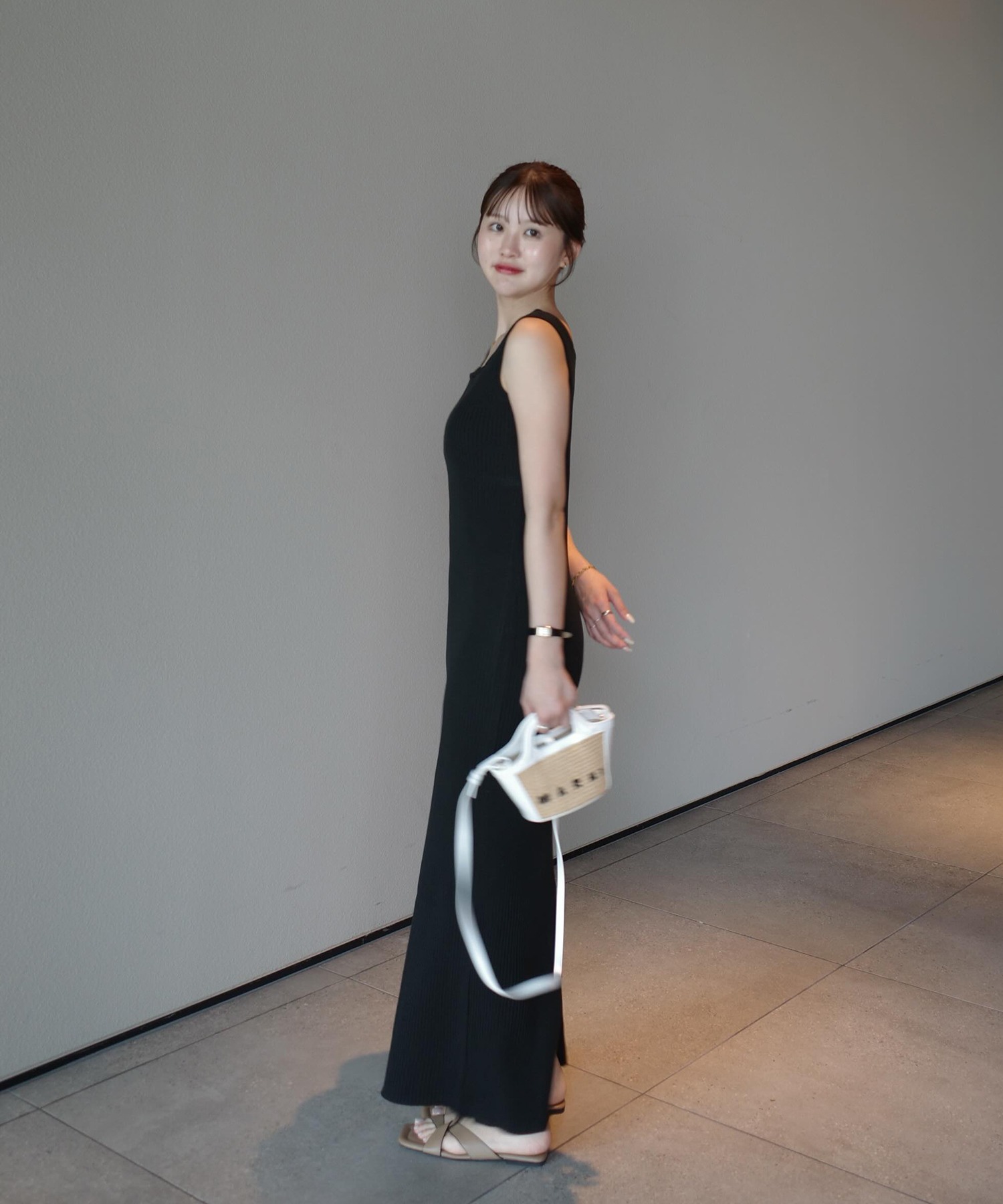 model：H165 着用サイズ：MT