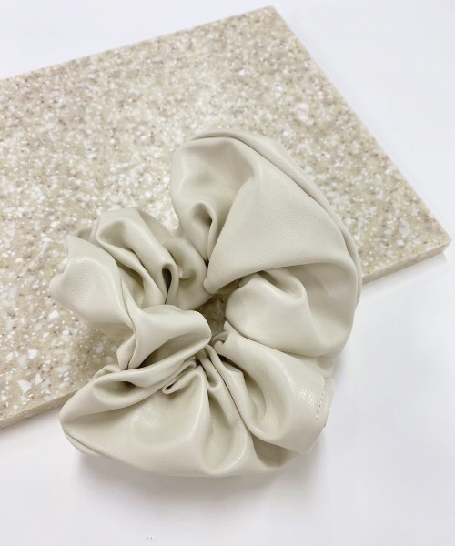 Donnarumaシンプルフェイクレザービッグシュシュ Donnarumaシンプルフェイクレザービッグシュシュ