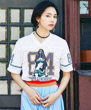 84 SOUNDS プリント VネックTシャツ