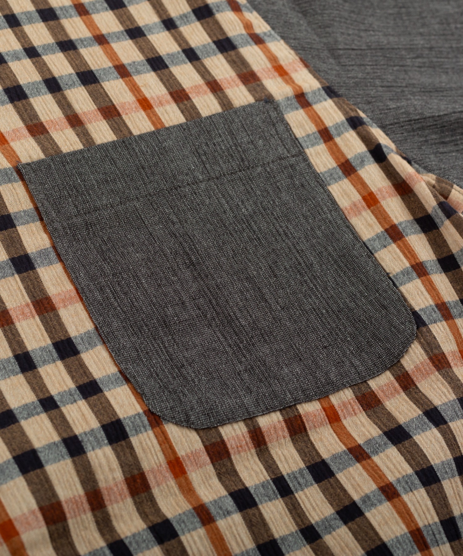 【DAKS】ハウスチェッククレープ　半袖ヘンリーネックトップス