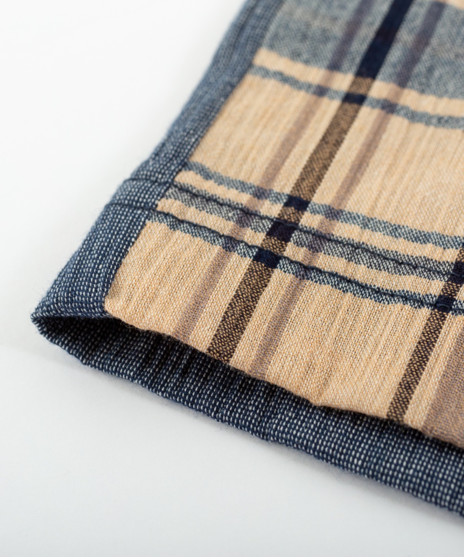 【DAKS】ハウスチェッククレープ　半袖ヘンリーネックトップス