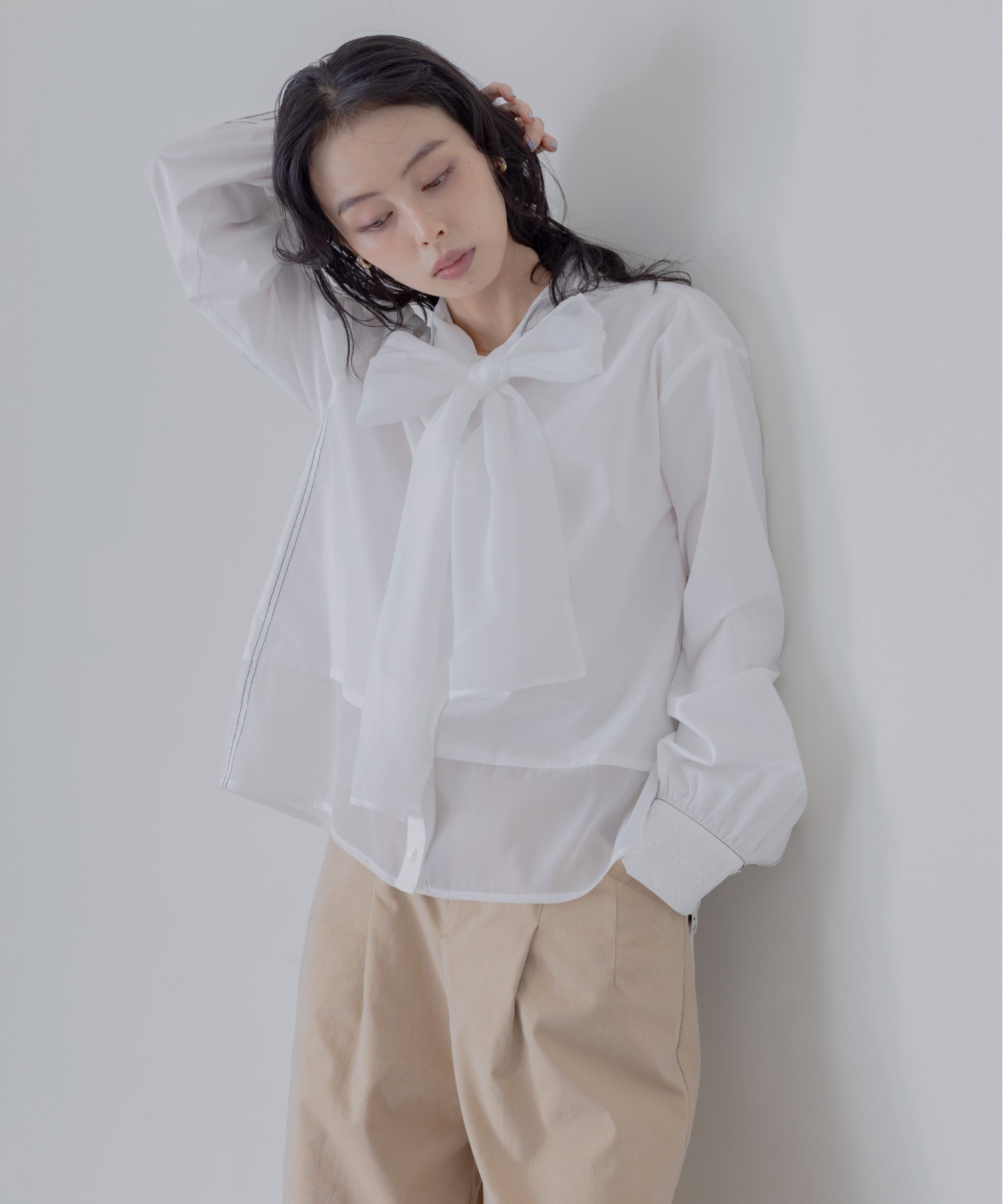 エルマンノフィレンツェ　レースボウタイブラウス　38 エルマンノフィレンツェ レースボウタイブラウス 38