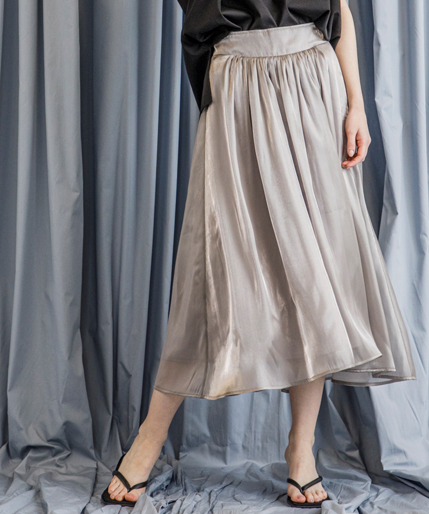 シャイニーシアーギャザーフレアスカート ボリューム スカート ミディ Emma Taylor Stylebar スタイルバー