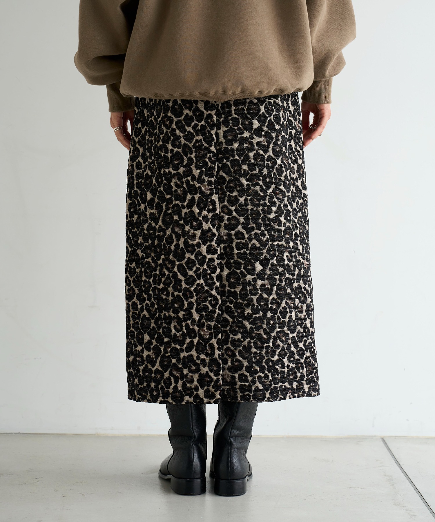 model：H165　着用サイズ：M