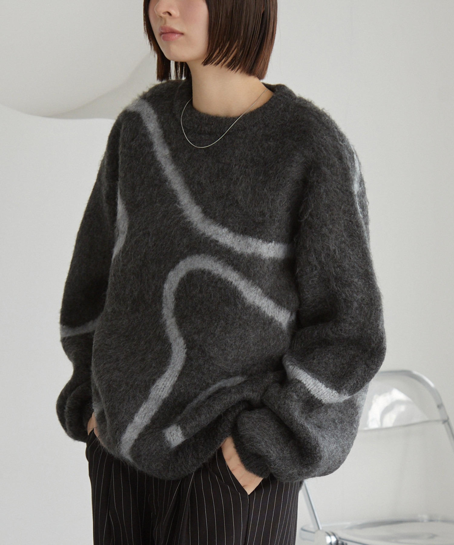 モヘアタッチ エンブロイダリー柄 オーバーサイズ クルーネックニット