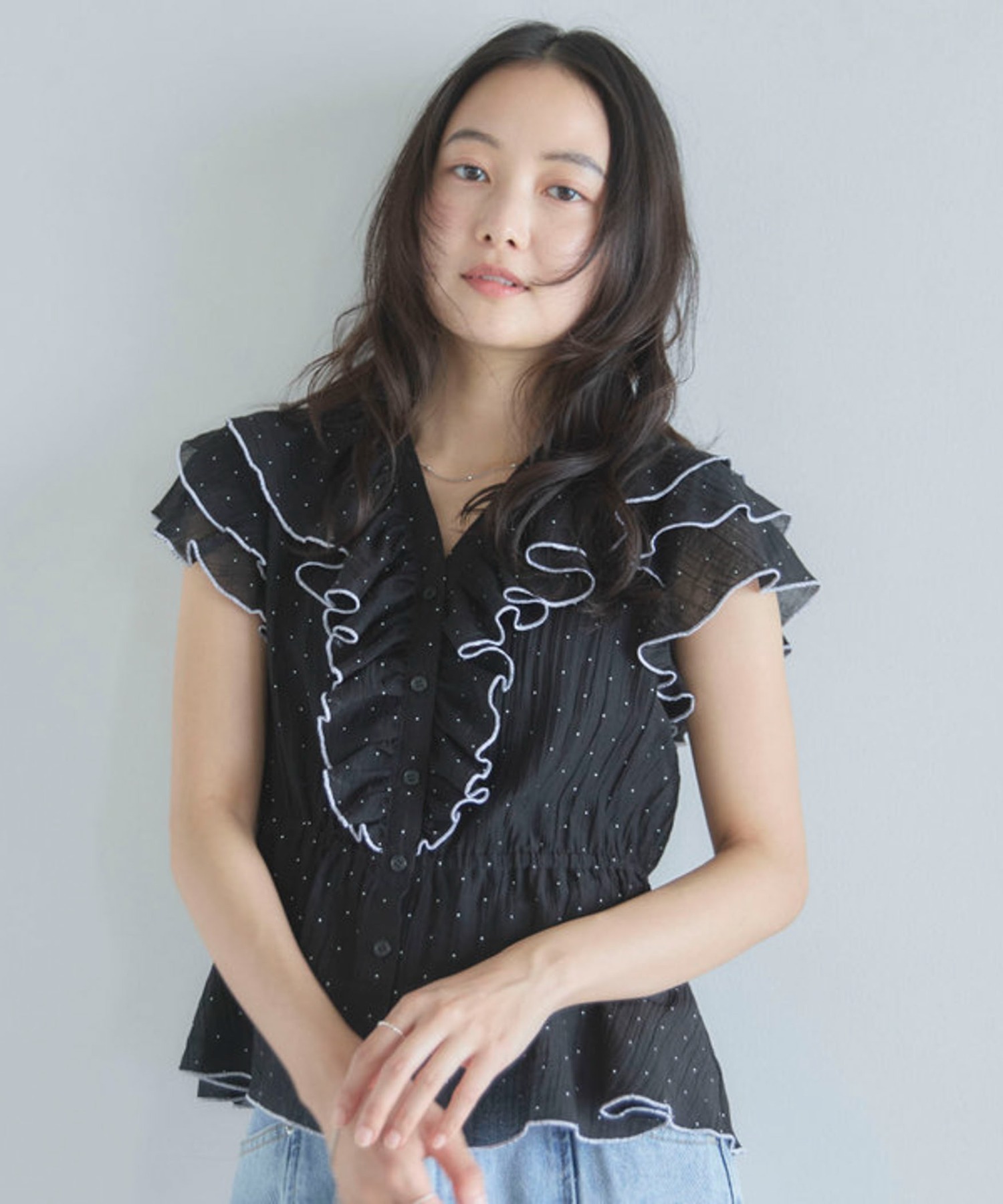 [ON] Merrow Frill Dot Peplum BL — блузка с оборками и горловиной
