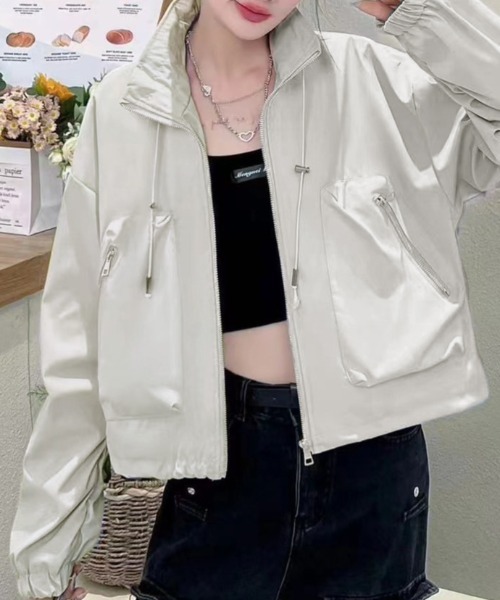 ベージュ