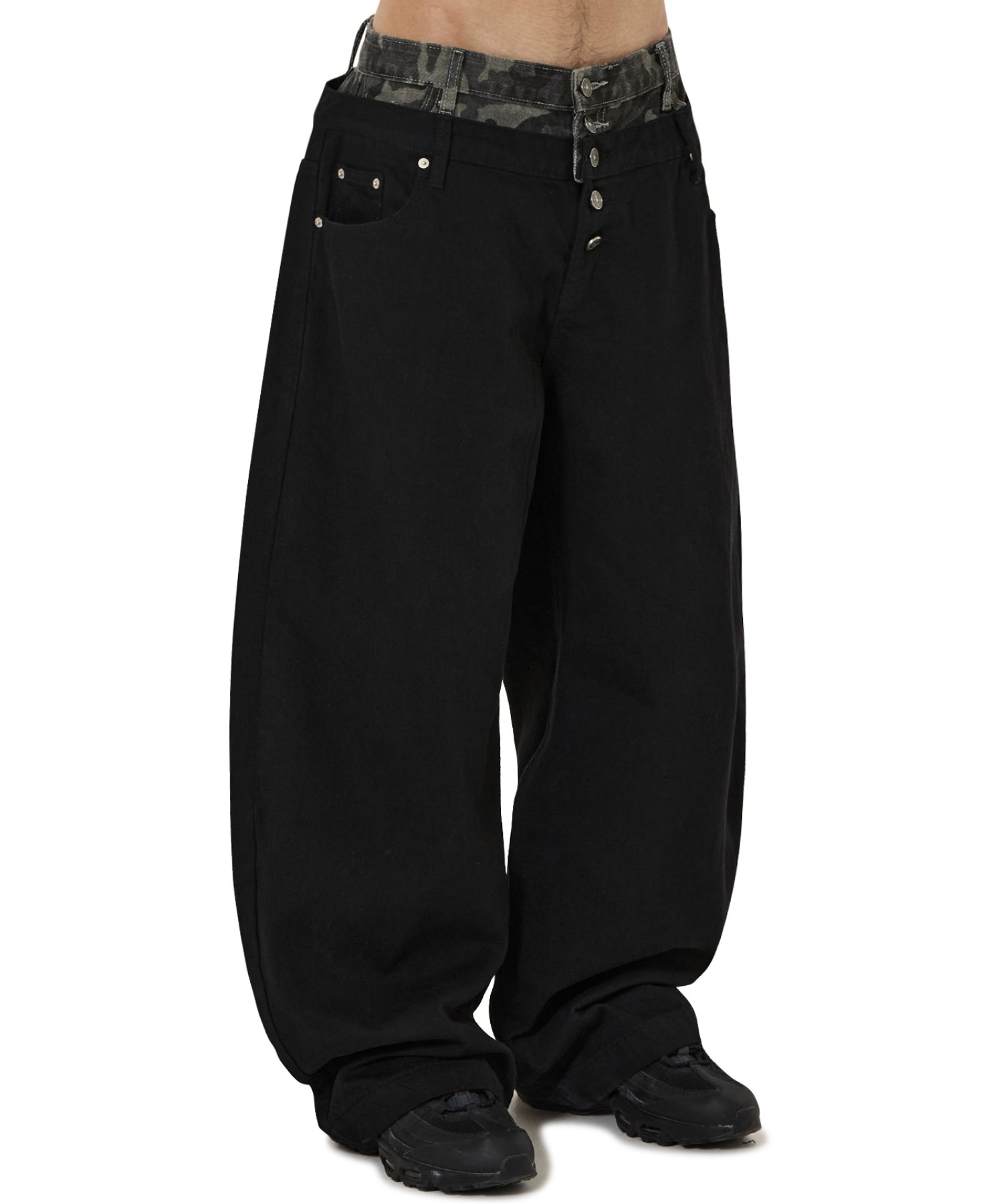 OY/オーワイ』LAYERED WAIST WIDE VOLUME PANTS/ブラック