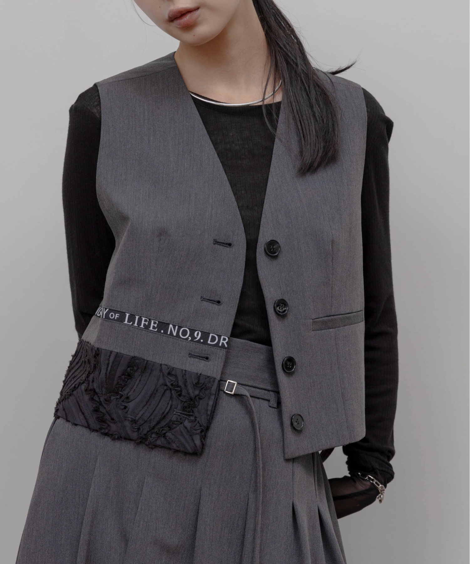 ロゴテープチェックベスト Eimee Law│Eimee Law & LHELBIE 公式