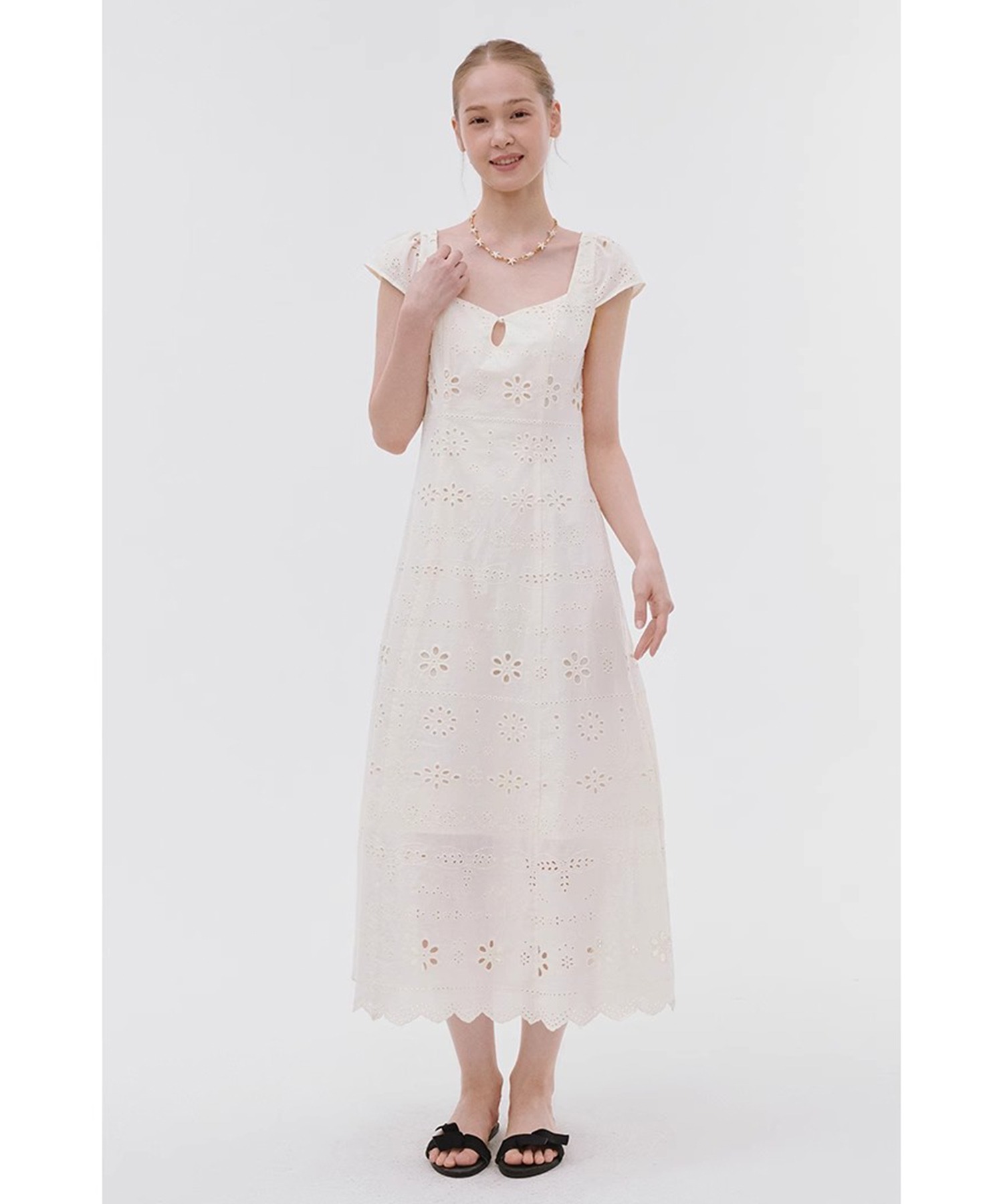 パンチングレース ショートスリーブ ロングワンピース FQ25L006