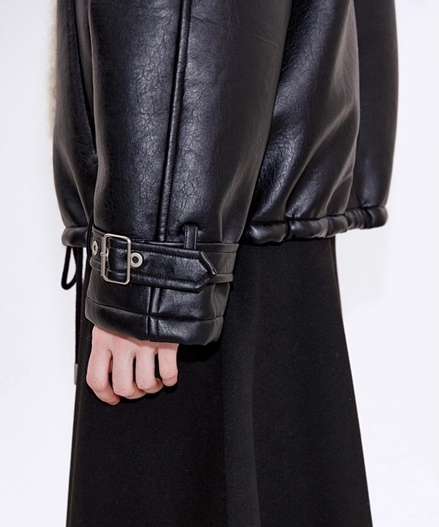 ファーカラー ダブルブレスト ブラックフェイクレザージャケット
