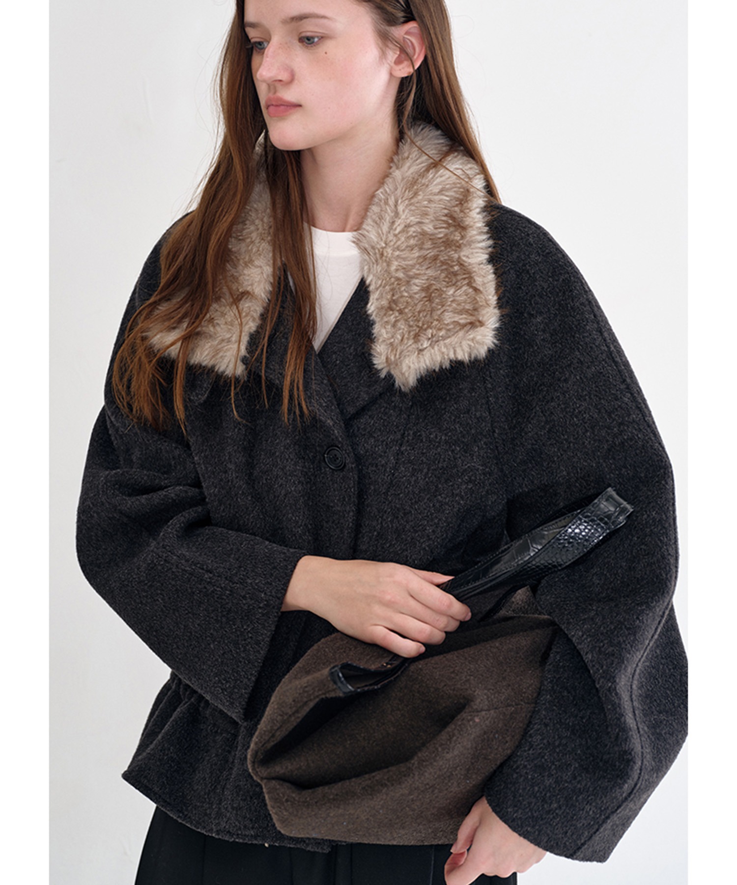 フェイクファーカラー ウエストギャザー ショートコート FD25W169