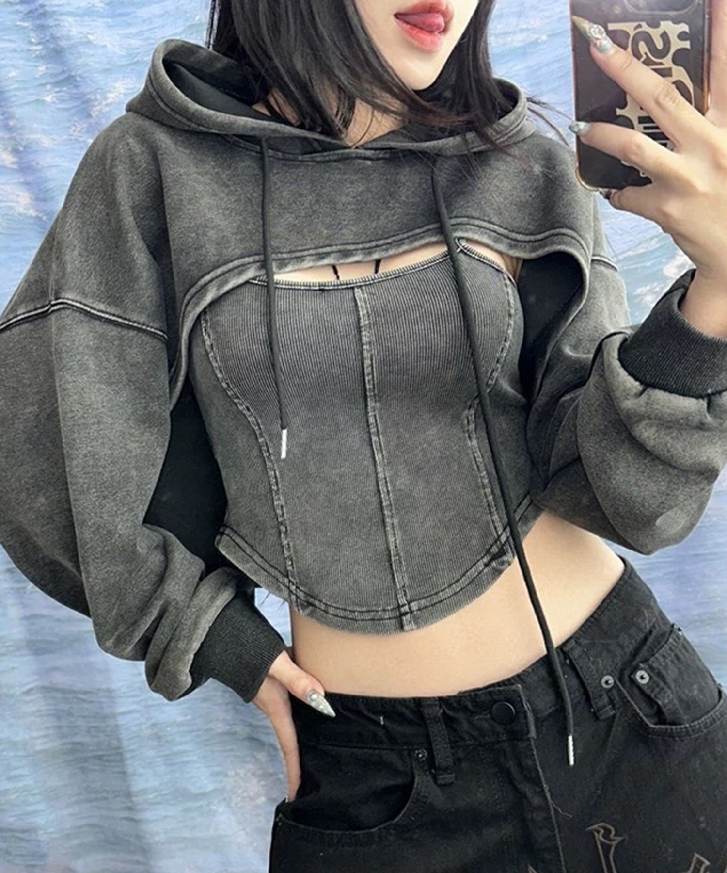 パーカー A'GEM/9 × .kom 「.KOM/ドットケーオーエム」 デザインクロップパーカー レディース メンズ A'GEM/9 × .kom 『.KOM/ドットケーオーエム』 レイヤード
