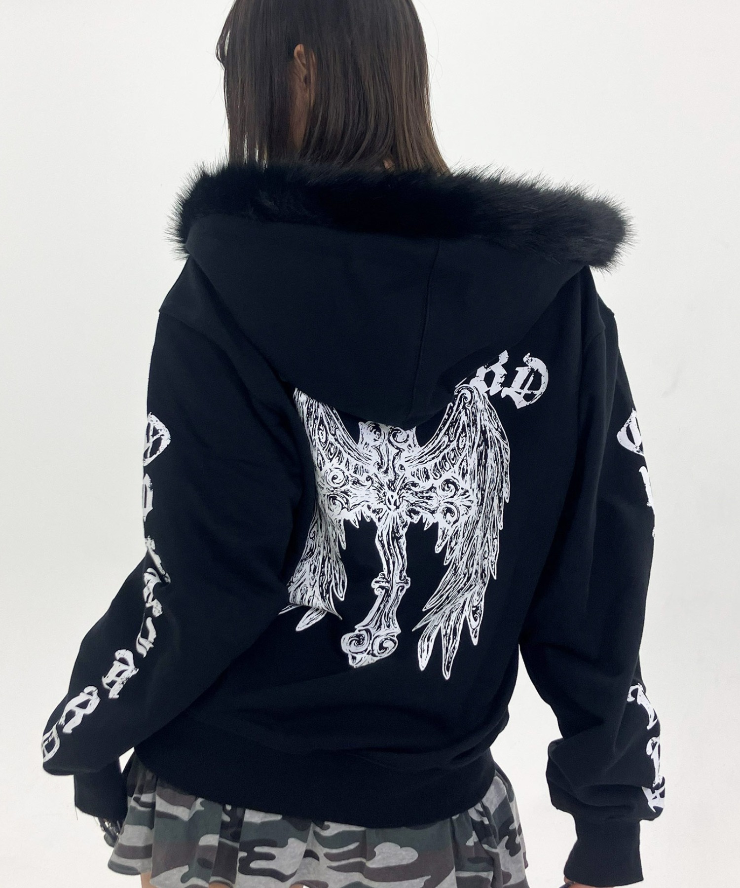 OY/オーワイ』GOTHIC CROSS FAUX FUR HOODIE ZIP UP/ゴシッククロス