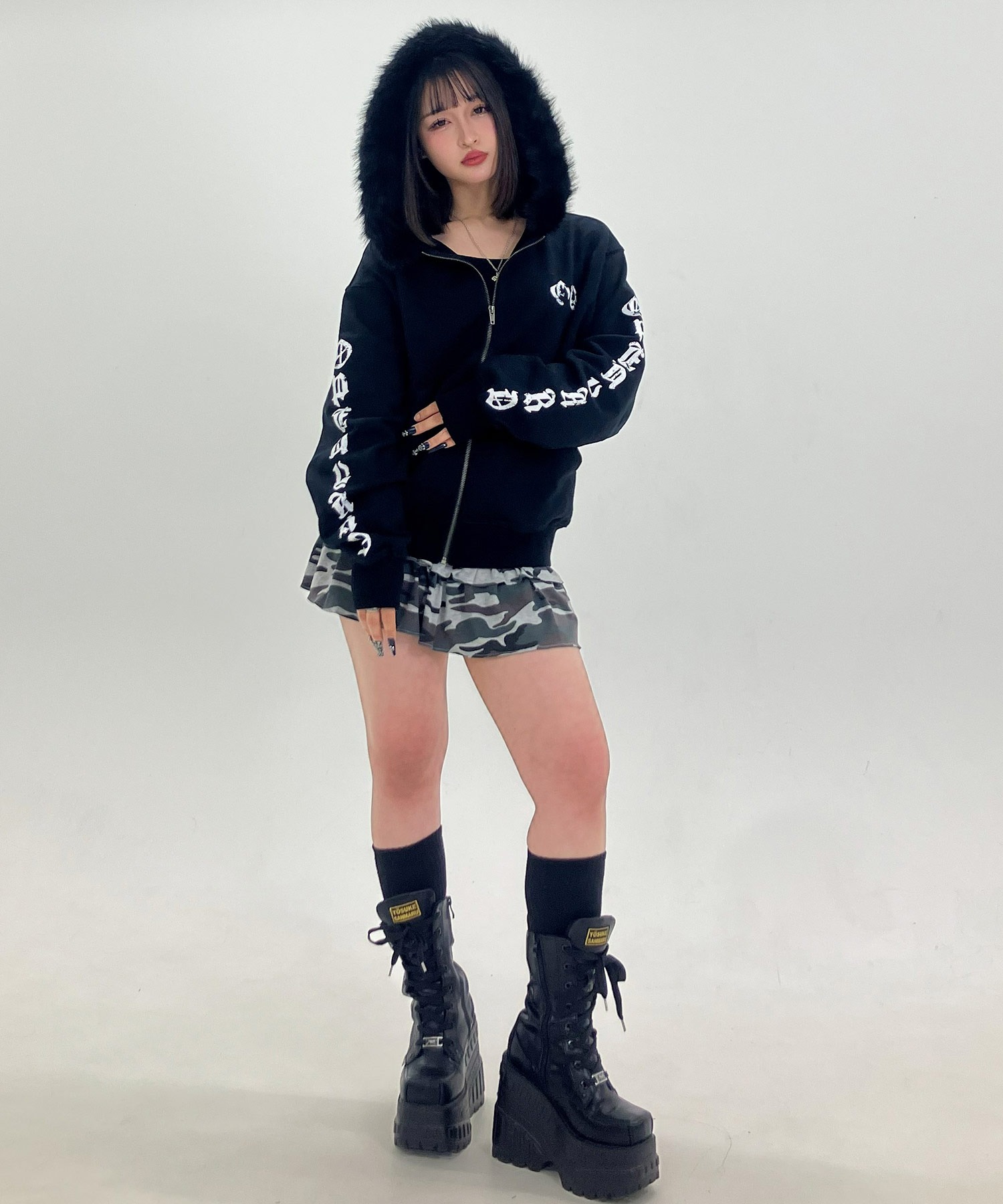 OY/オーワイ』GOTHIC CROSS FAUX FUR HOODIE ZIP UP/ゴシッククロス
