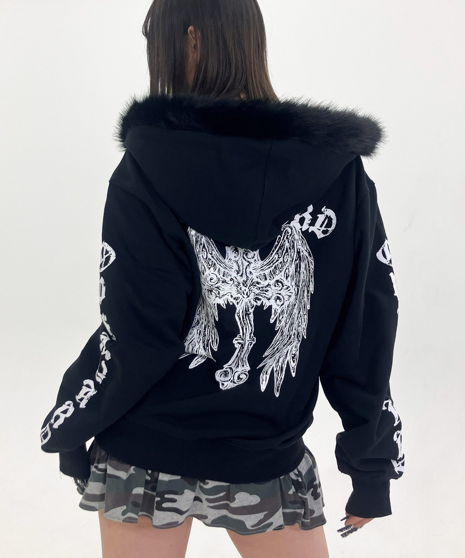 OY/オーワイ』GOTHIC CROSS FAUX FUR HOODIE ZIP UP/ゴシッククロス