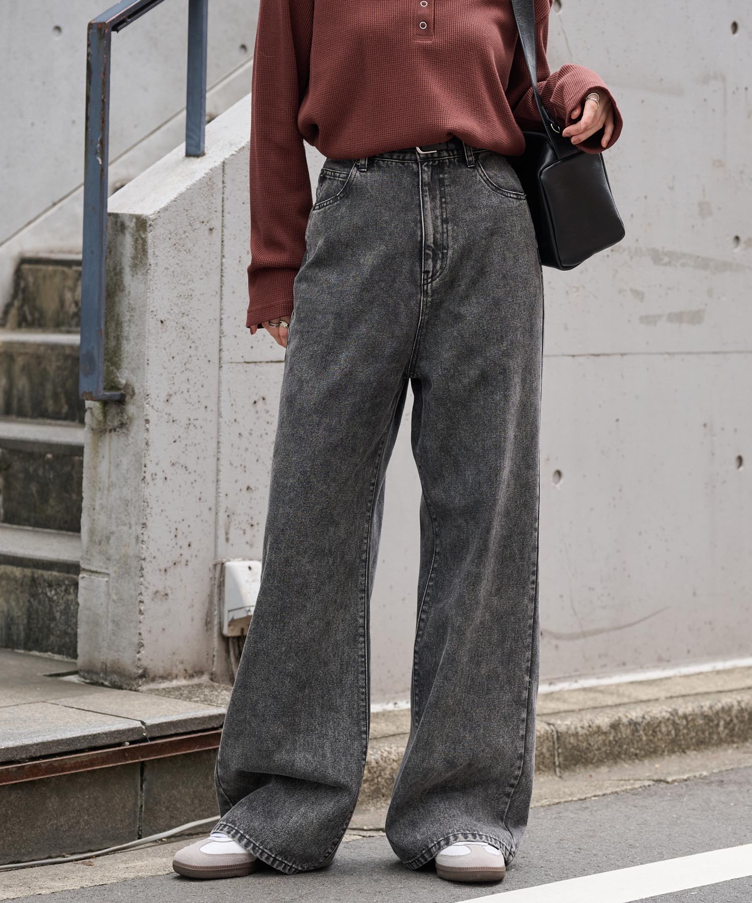 速乾・ウォッシャブル>ヴィンテージライク ハイウエストルーズデニム