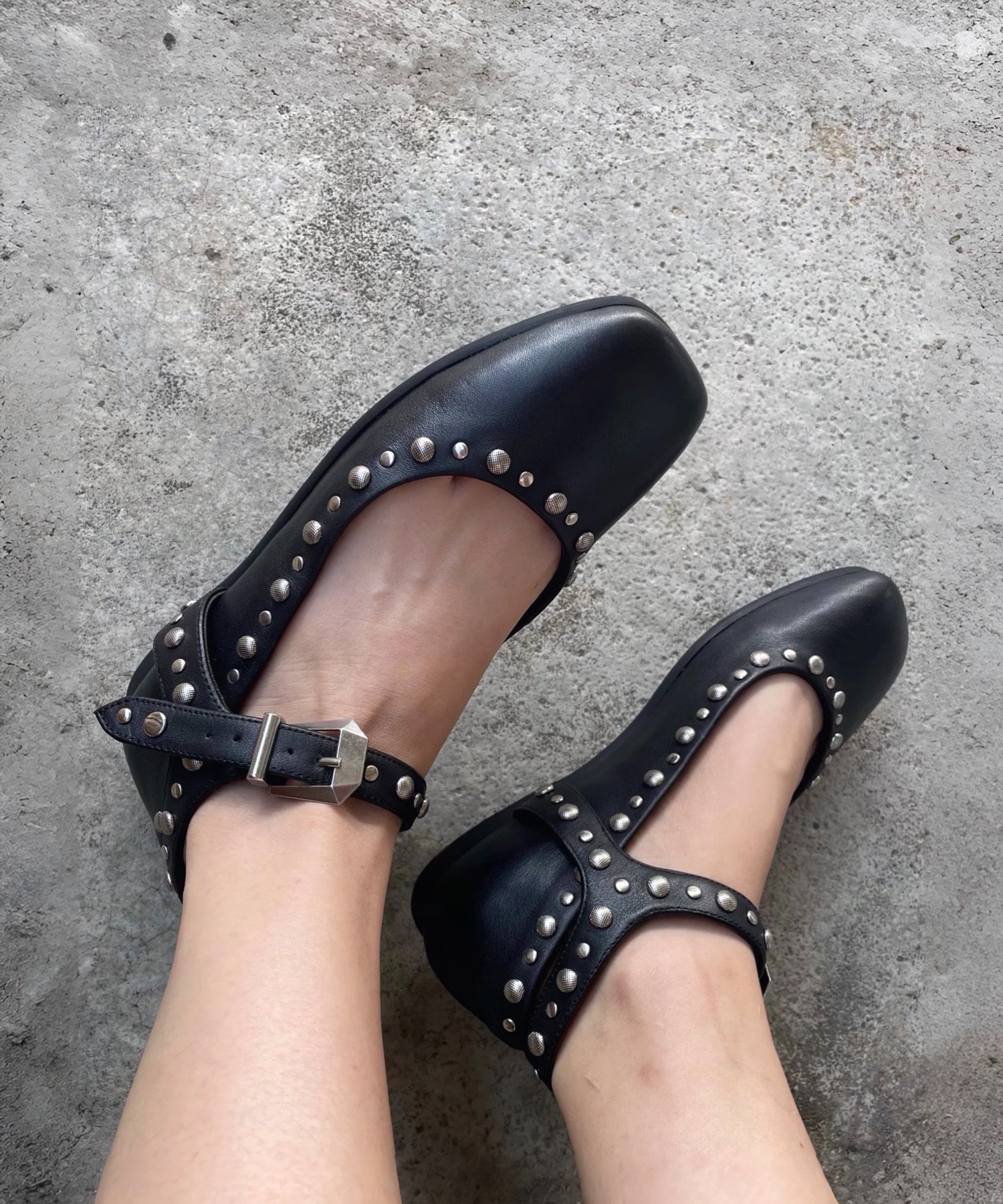 スタッズメリージェーンパンプス JUST ABOUT│Jeffrey Campbell