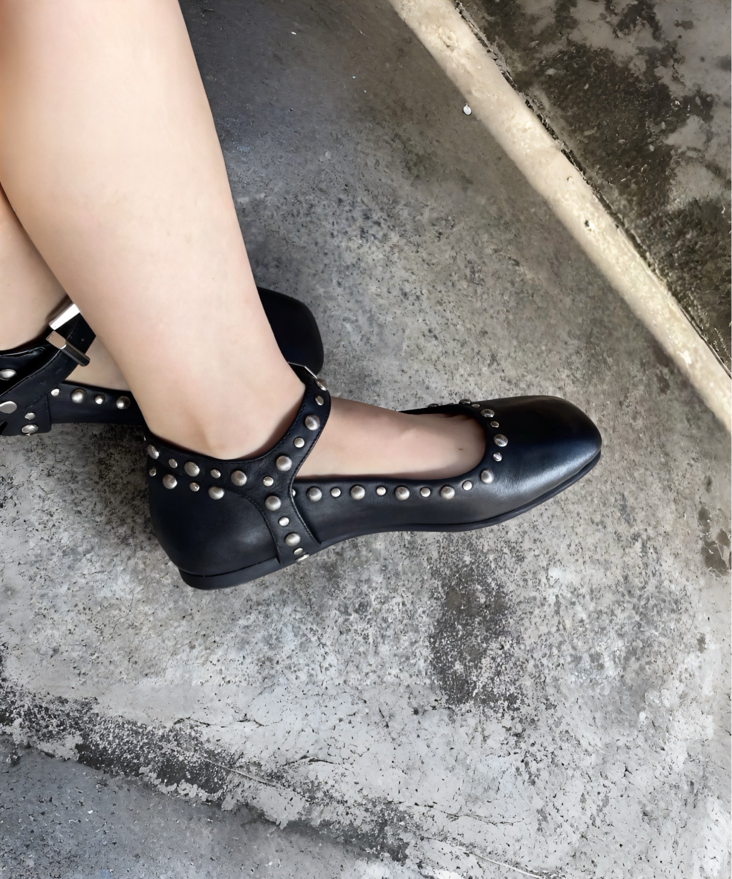 スタッズメリージェーンパンプス JUST ABOUT│Jeffrey Campbell