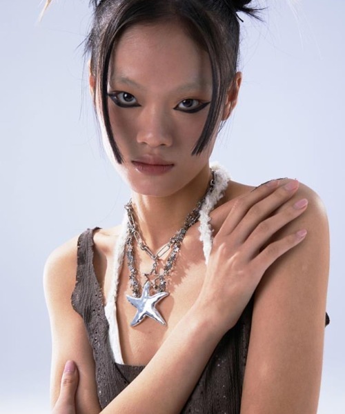 美品 goa ゴア フェザーネックレス タンクトップ ムラ染め y2k グランジ KIKO KOSTADINOVとHEAVEN by Marc Jacobsの第2弾コラボレーションに