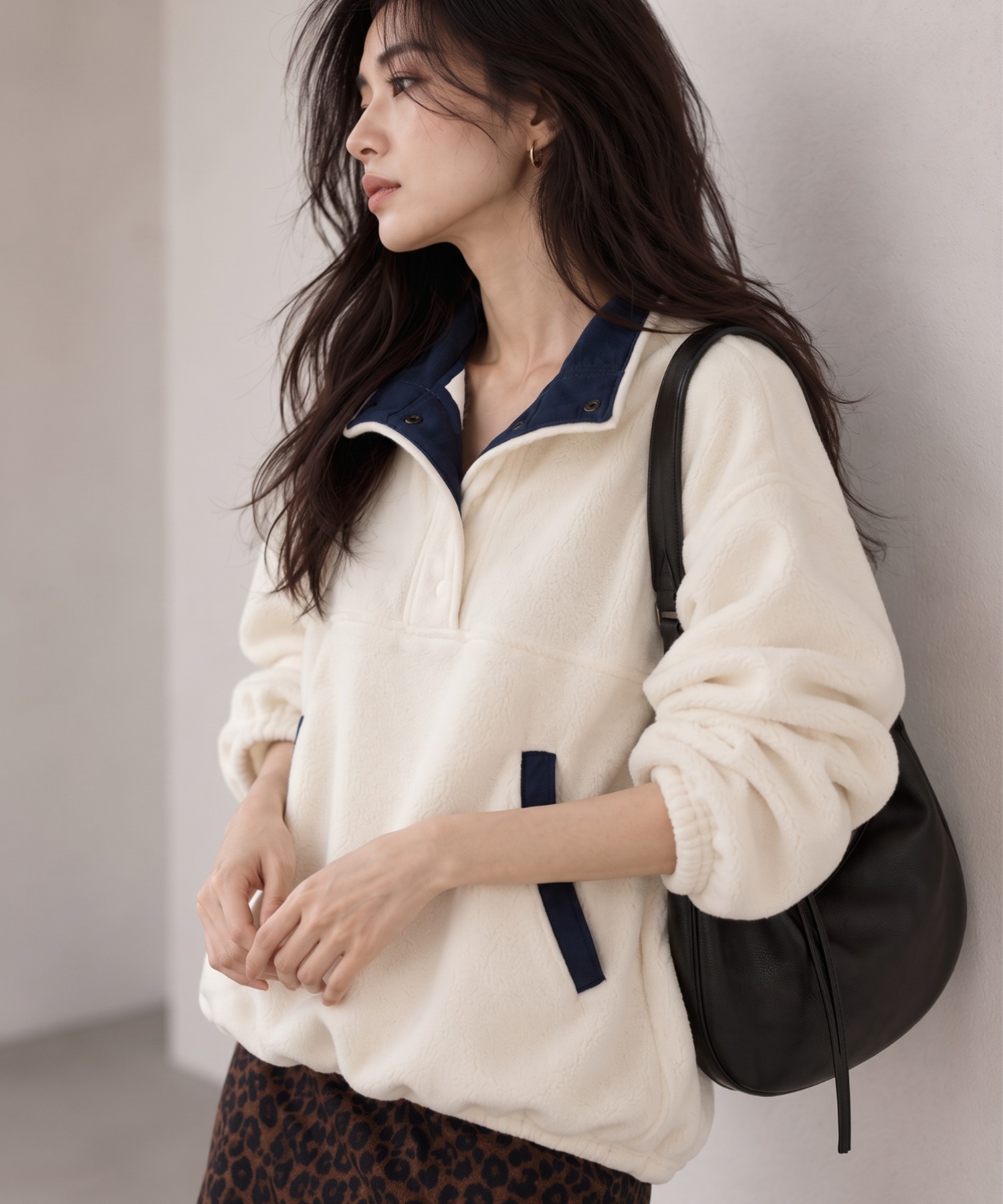 モデル身長：158cm
着用サイズ：FREE
※実際の商品は左前の仕様です。