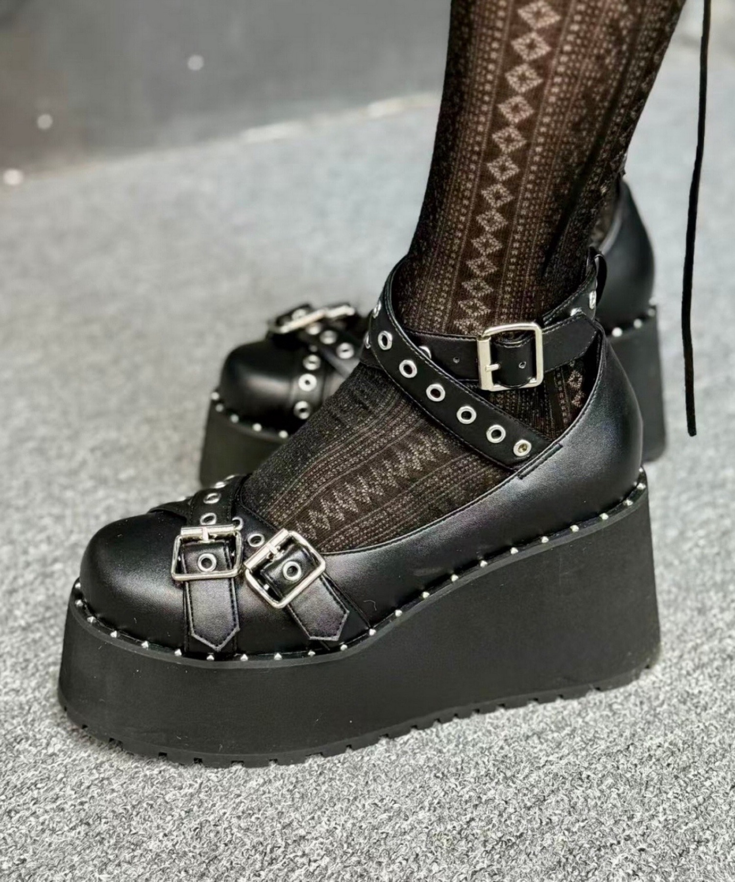 クロスストラップ スタッズパンプス JUST ABOUT│Jeffrey Campbell
