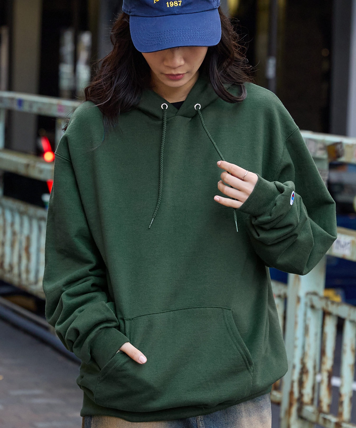 Champion HOODED オーバーサイズ プルオーバーパーカー