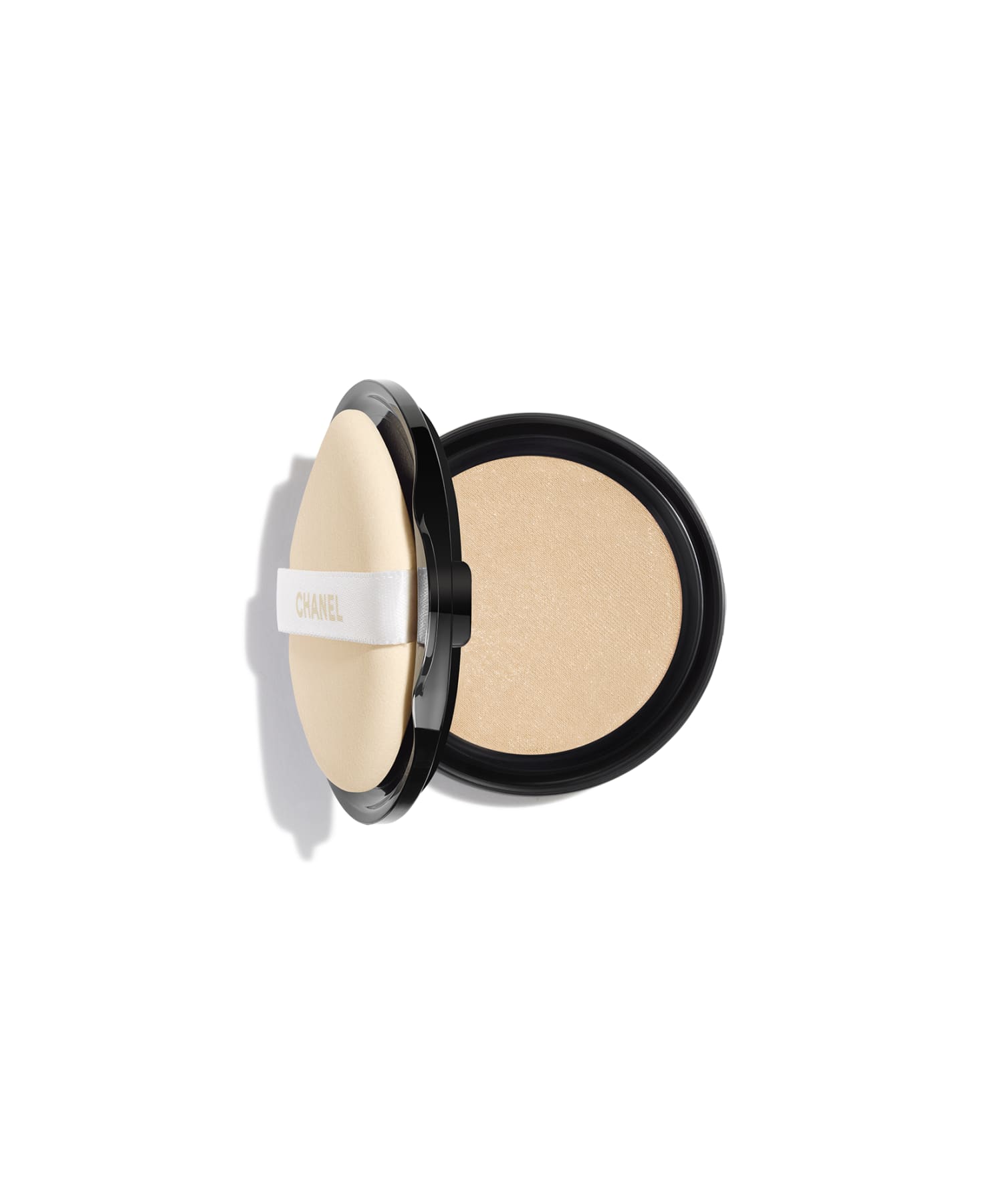 CHANEL�i�V���l���j�́u�� �x�[�W�� �w���V�[ �O���E �N�b�V���� (���t�B��) �t�@���f�[�V�����i�t���b�V���Ŗ��邢��̂���d�オ��jSPF 30/PA+++�i�t�@���f�[�V�����j�v�bB10