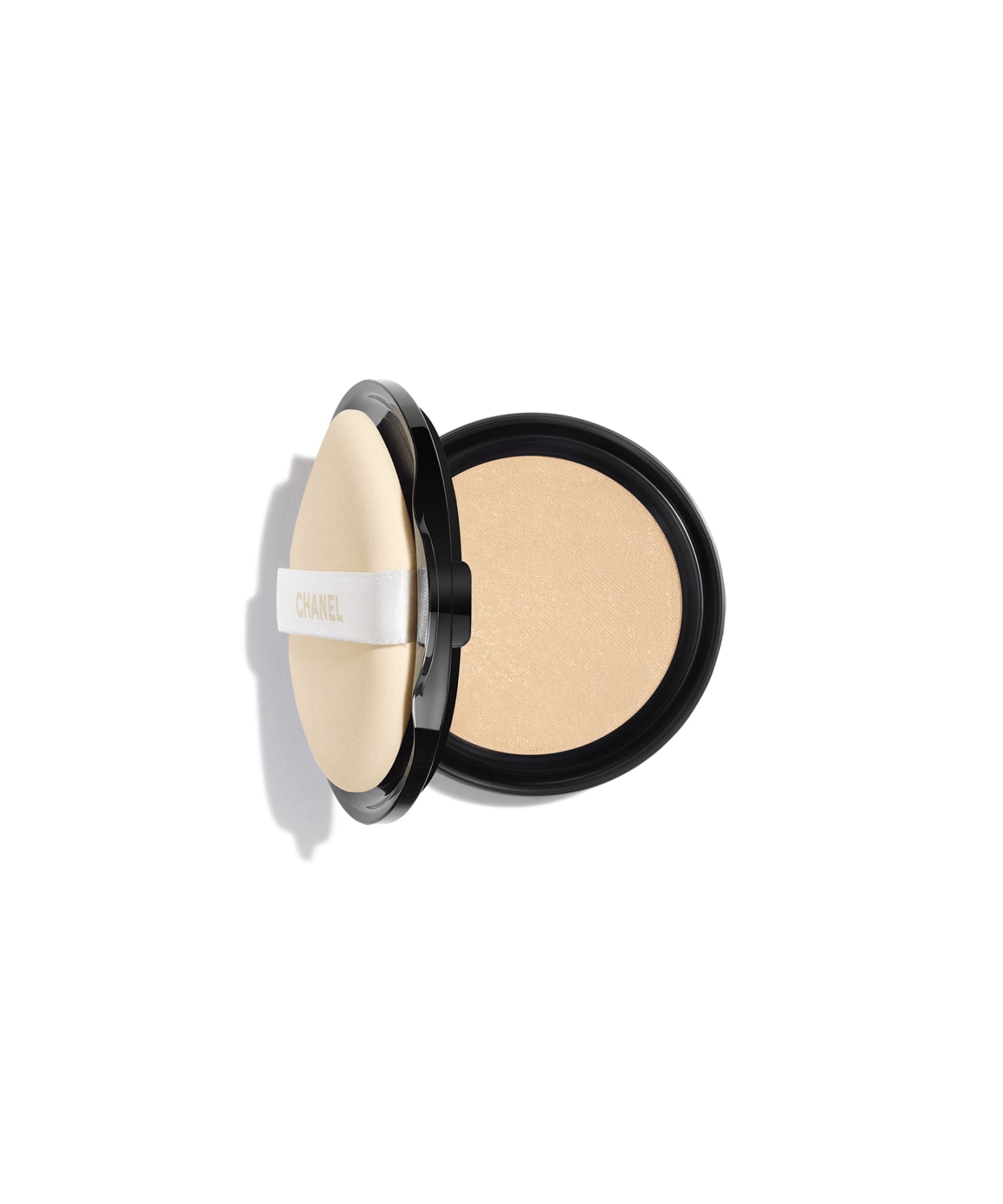 CHANEL�i�V���l���j�́u�� �x�[�W�� �w���V�[ �O���E �N�b�V���� (���t�B��) �t�@���f�[�V�����i�t���b�V���Ŗ��邢��̂���d�オ��jSPF 30/PA+++�i�t�@���f�[�V�����j�v�bB20