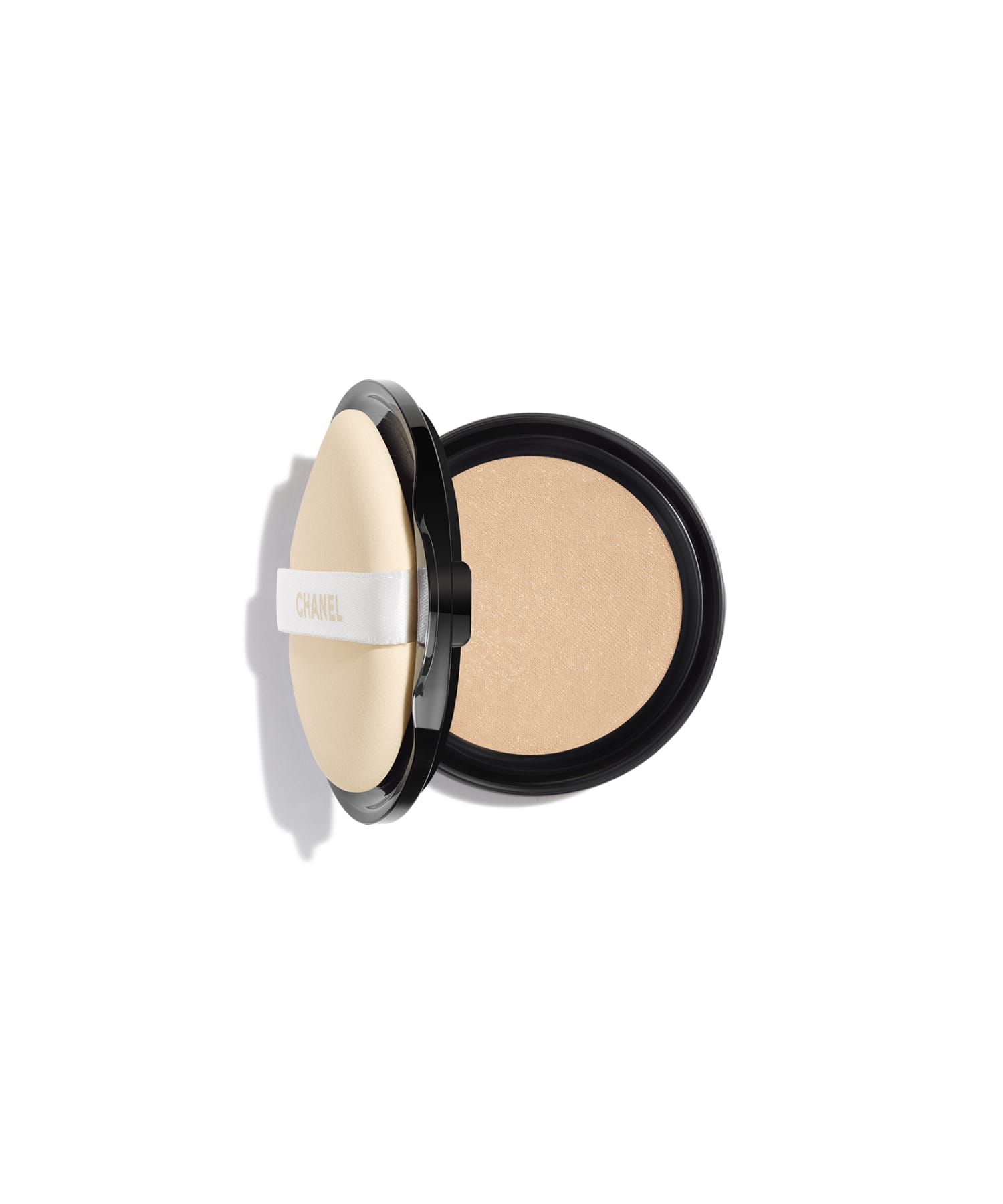 CHANEL�i�V���l���j�́u�� �x�[�W�� �w���V�[ �O���E �N�b�V���� (���t�B��) �t�@���f�[�V�����i�t���b�V���Ŗ��邢��̂���d�オ��jSPF 30/PA+++�i�t�@���f�[�V�����j�v�bB30