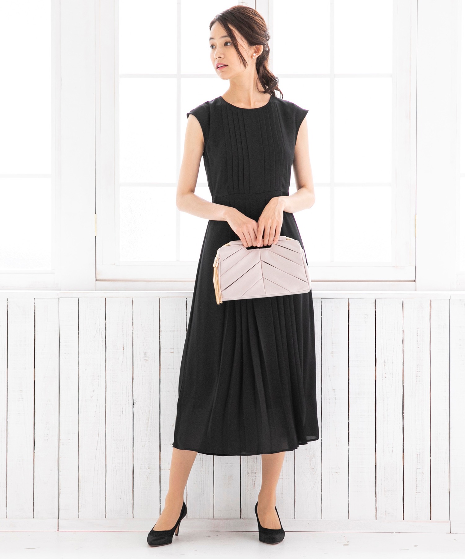 プリーツ加工 ノースリーブワンピース Pokretac Cerm Hr