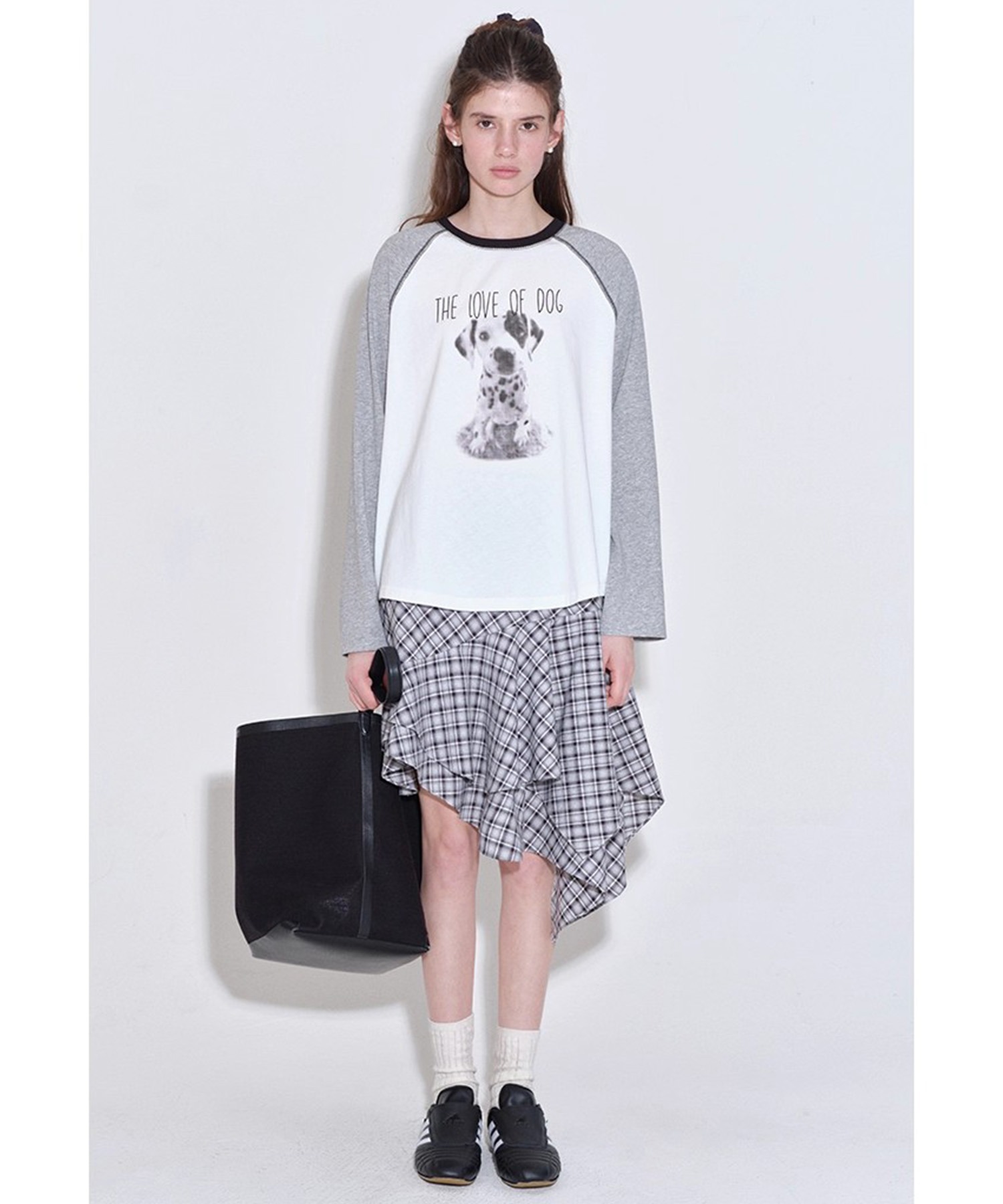 モノトーンドッグプリント ラグランスリーブ ロングTシャツ