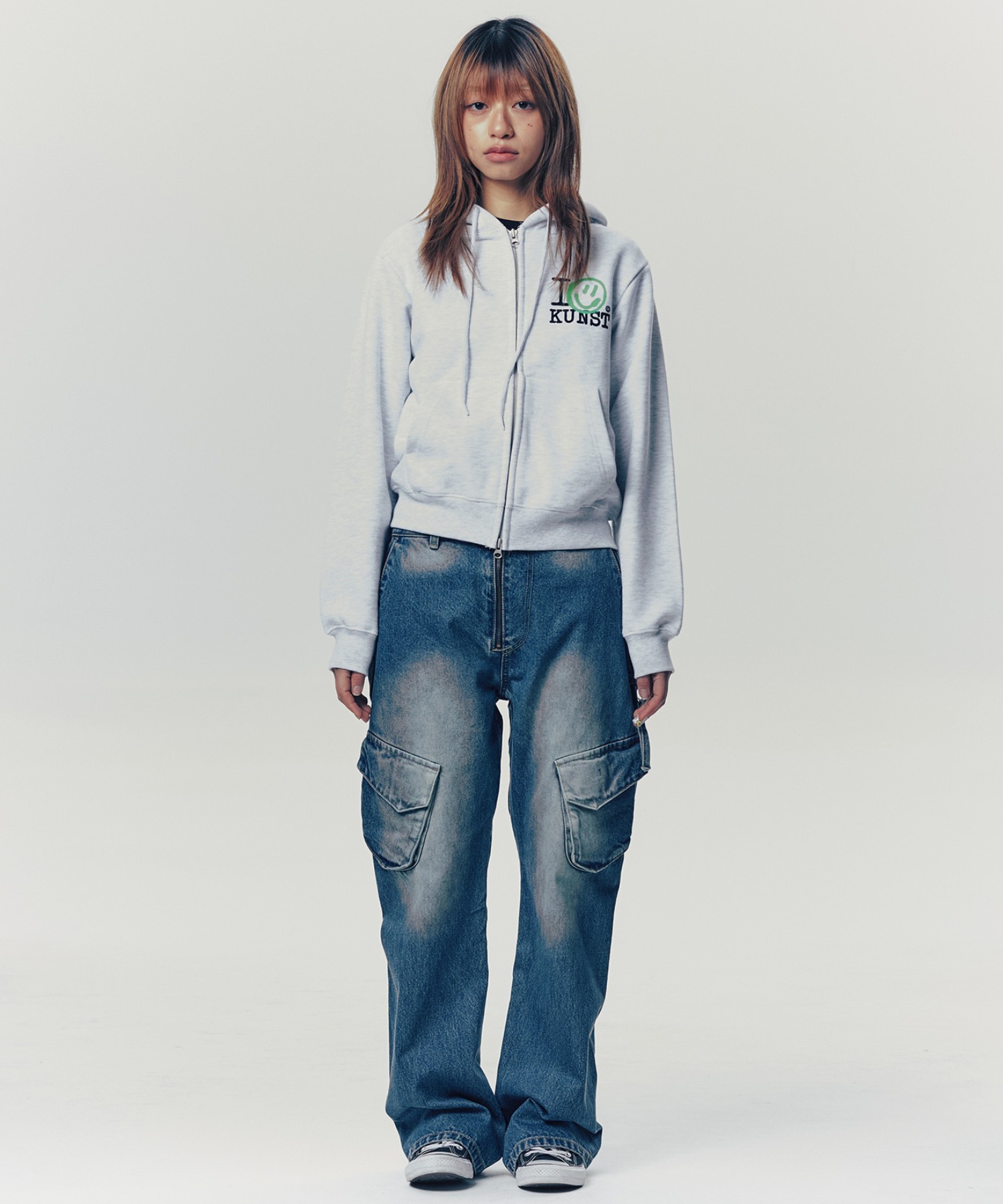 A'GEM/9 × .kom 『ISTKUNST/イストクンスト』I SMILEY KUNST CROP HOOD