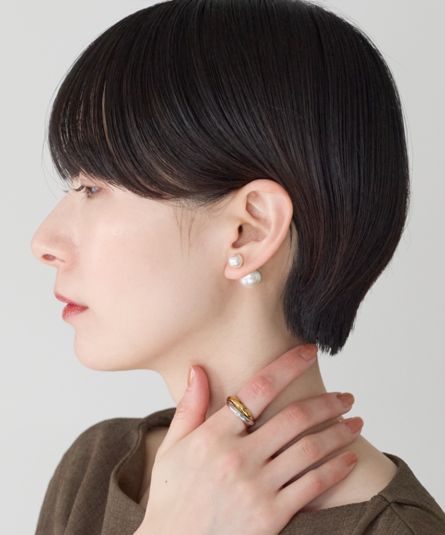 ホワイト
8mmと14mmのパール
