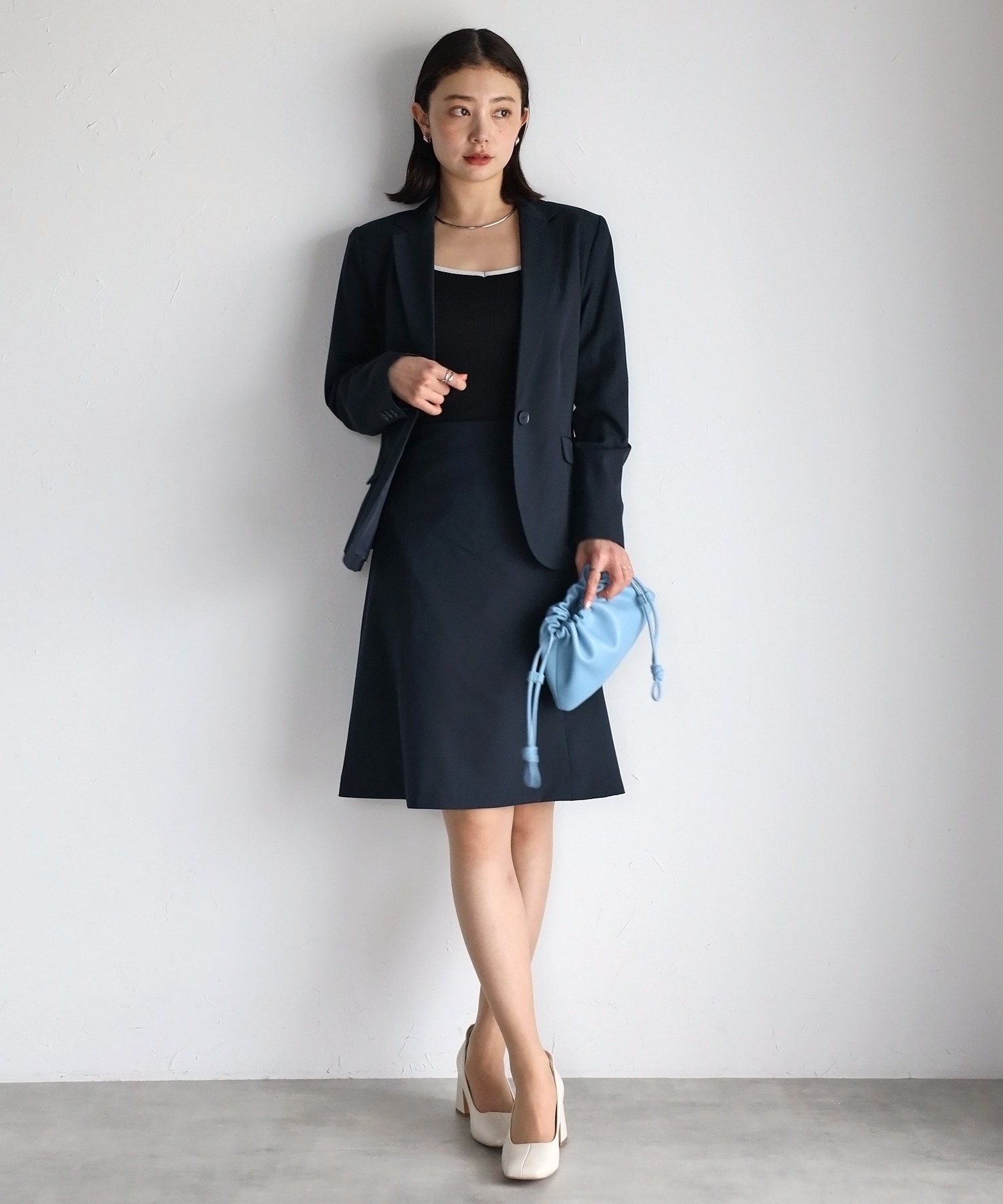 model:166cm　着用カラー：ネイビー（フレアスカート）
