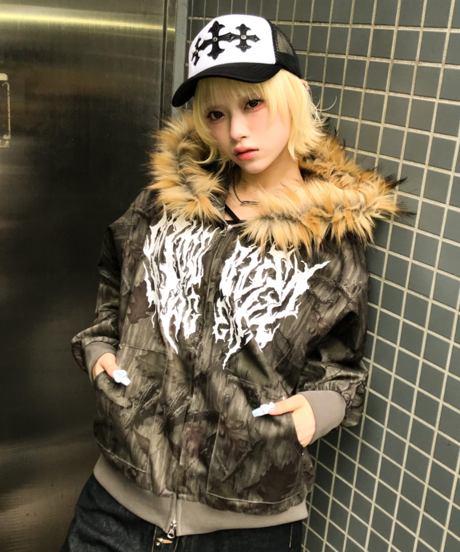 A'GEM/9 × .kom 『A'GEM/エージェム』 迷彩ファー付ジップパーカー A