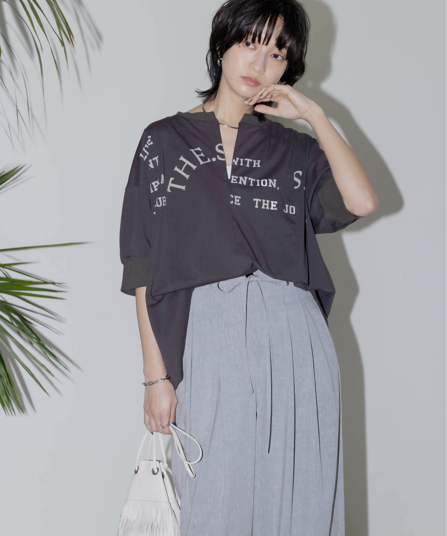【即購入禁止】Eimee Law リメイクロゴネックコンシールTシャツ リメイクロゴネックコンシールTシャツ Eimee Law│Eimee Law
