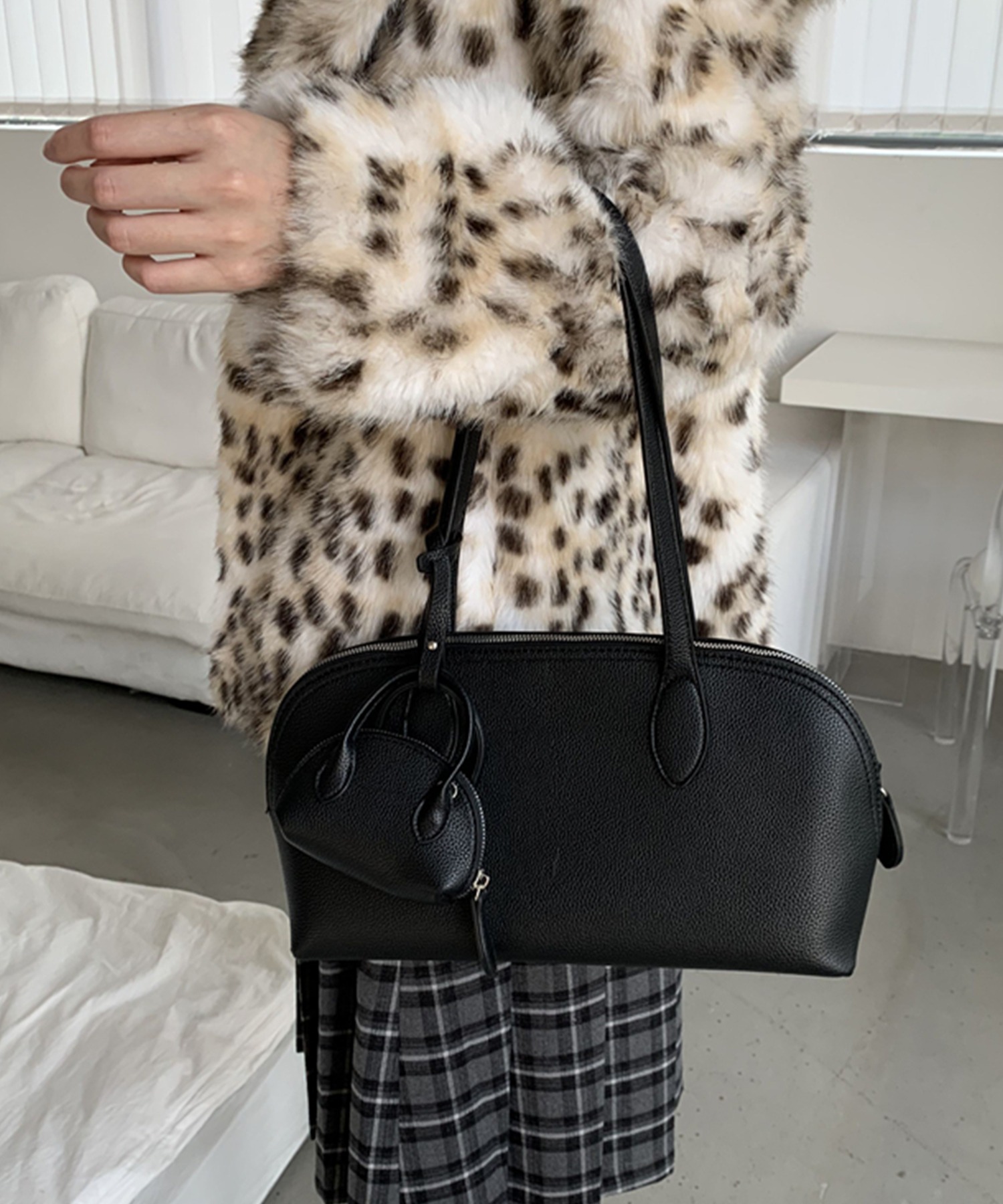 ブルネロクチネリ　ミニバッグ　チャーム付き Women's mini bags and clutches | Brunello Cucinelli