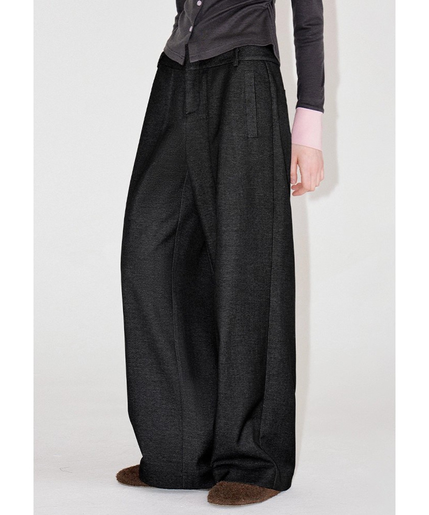 【美品】ユニバーサルプロダクツ サマーウール スラックス ツータック黒ブラック ワイドストレートスラックス FD25K007【Fano Studios】【2025AW