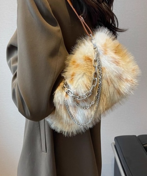 A'GEM/9 × .kom 『.KOM/ドットケーオーエム』 Faux Fur Chain Shoulder