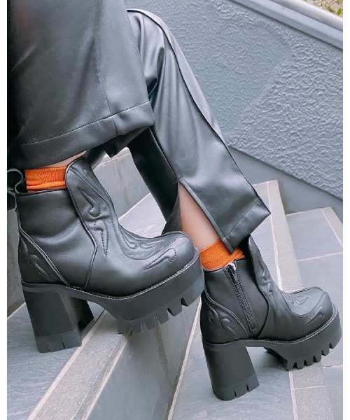 一度短時間吐いたのみの美品ですJEFFREY CAMPBELL ショートブーツ ...