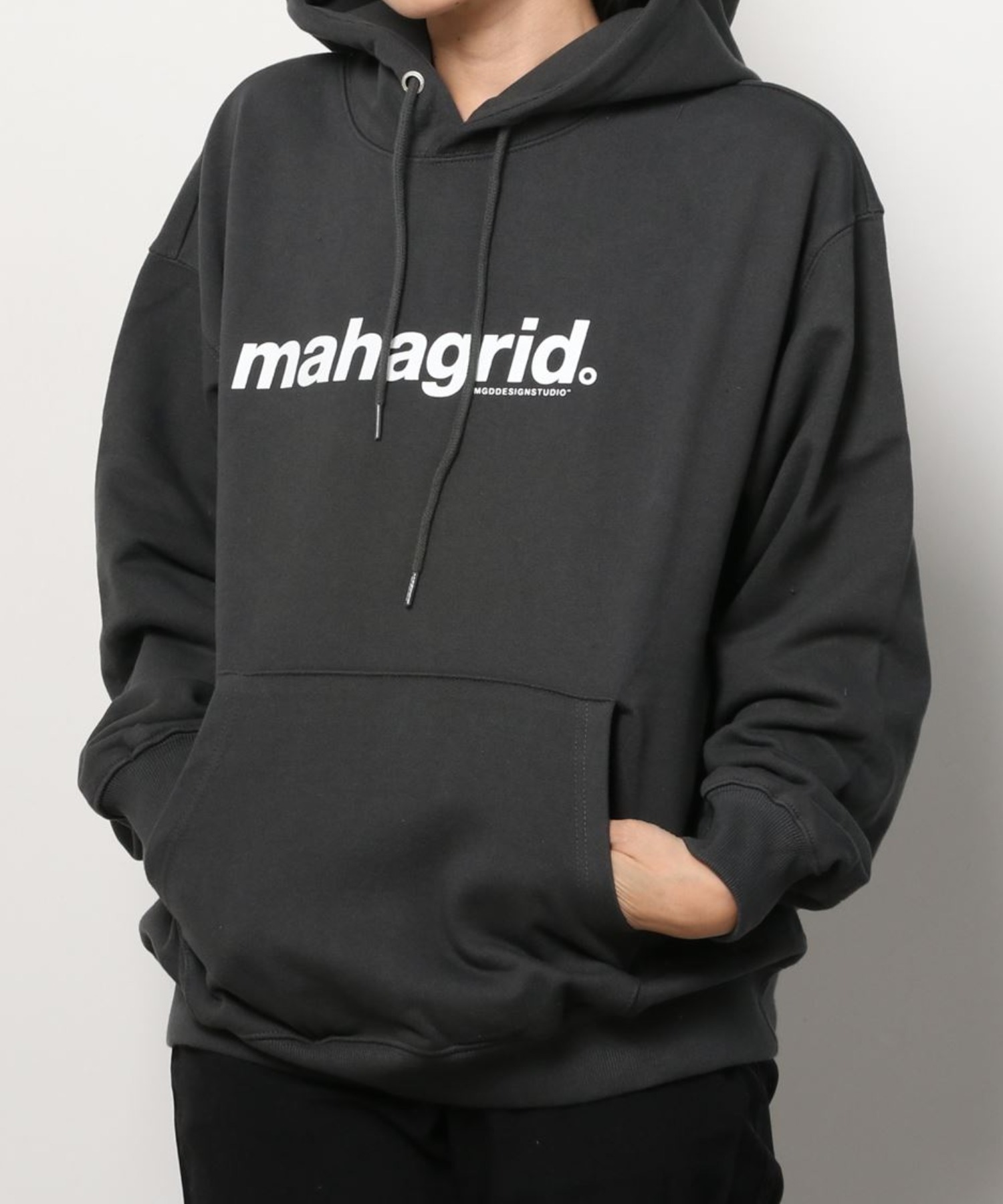 A´GEM/9 × .kom『mahagrid/マハグリッド』BASIC LOGO HOODIE