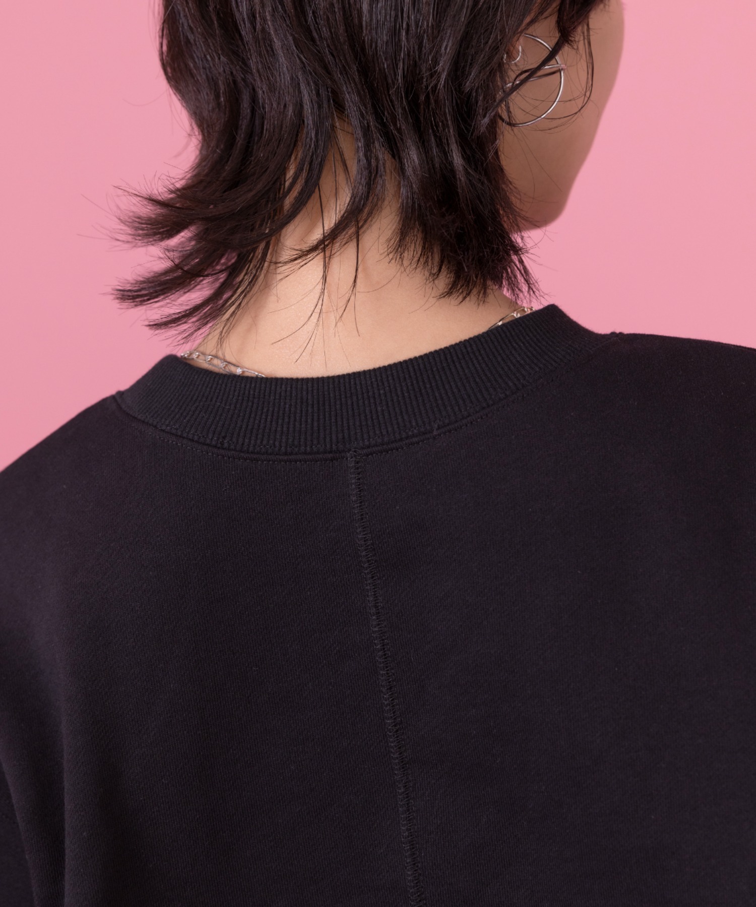 テキストエンブロ裏毛プルオーバー