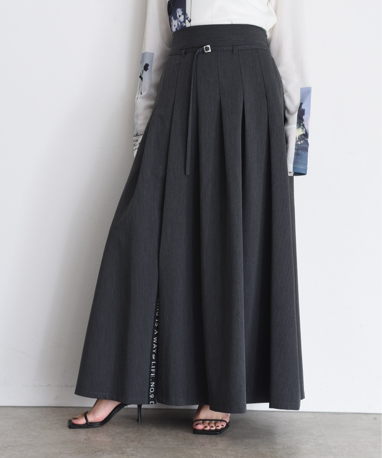 エイミーロウ　スリットロゴチェックタックプリーツスカート　Eimee Law スリットロゴチェックタックプリーツスカート Eimee Law