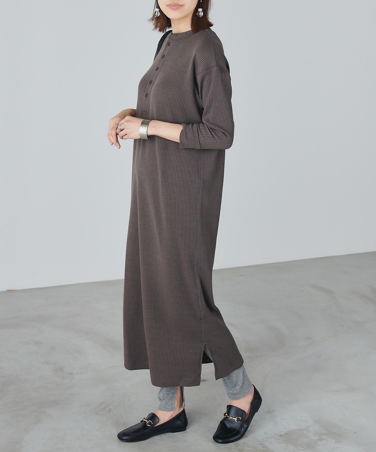 誕生日 お祝い サーマルヘンリーネックロングワンピース