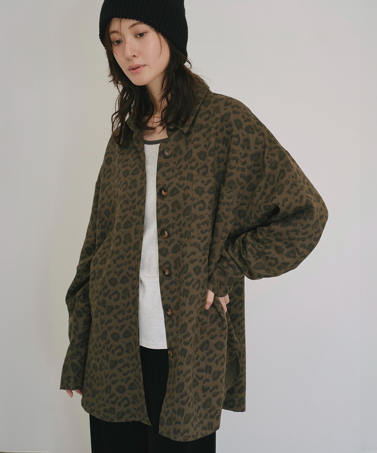 model：H166 着用サイズ：F