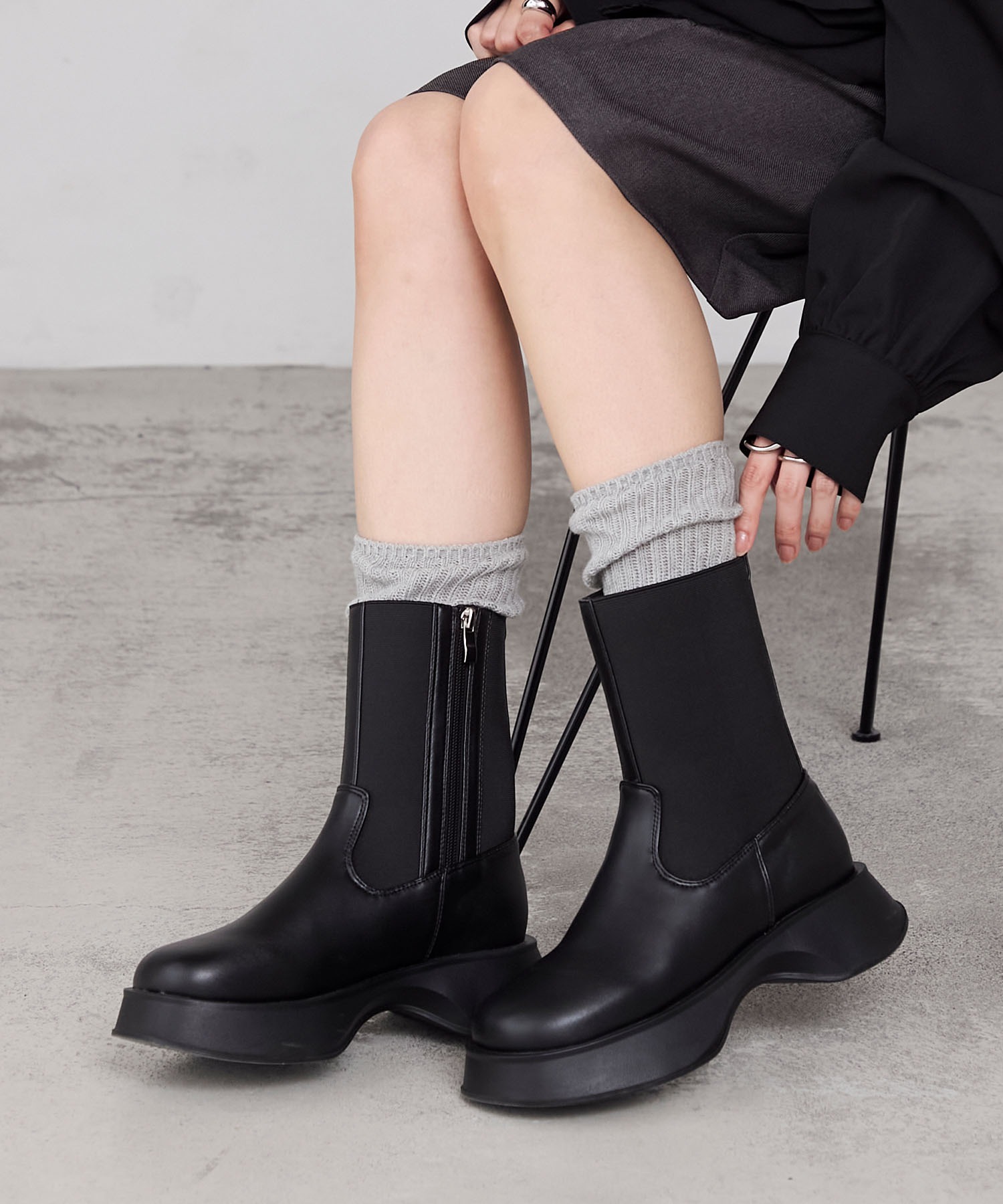 forksy.】ボリュームソールサイドゴアジップアップショートブーツ